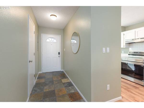 5005 SW MITCHELL ST #3, Portland, OR 97221