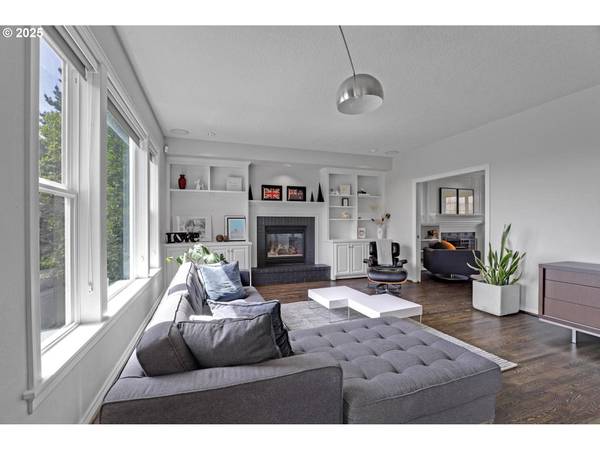 1811 NW ROSEFINCH LN, Portland, OR 97229