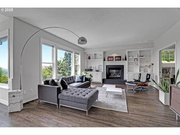 1811 NW ROSEFINCH LN, Portland, OR 97229