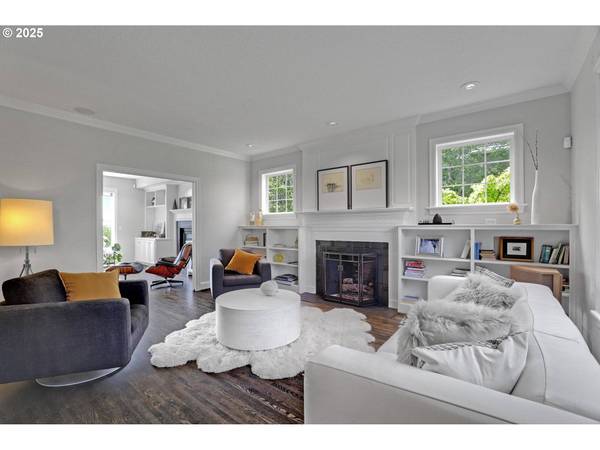 1811 NW ROSEFINCH LN, Portland, OR 97229