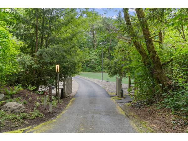 4140 NW THUNDER CREST RD, Portland, OR 97229