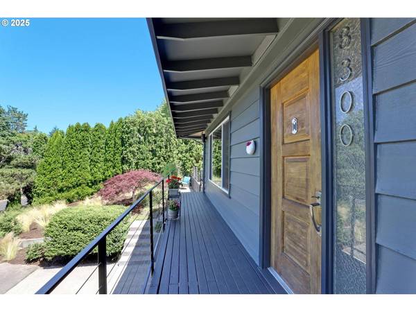 8300 NW REED DR, Portland, OR 97229