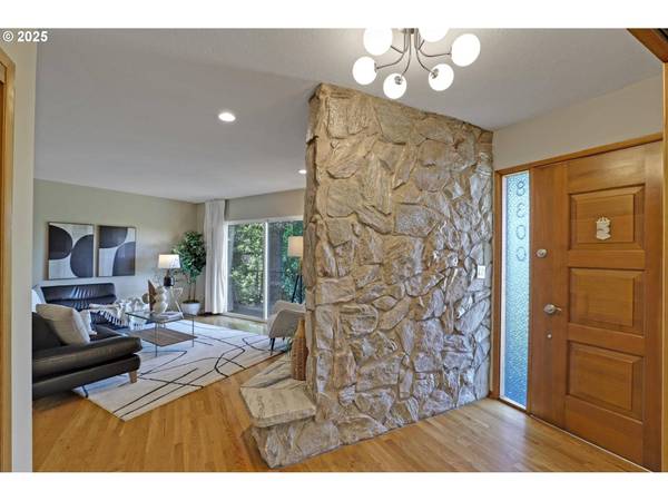 8300 NW REED DR, Portland, OR 97229