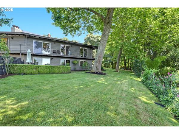 8300 NW REED DR, Portland, OR 97229