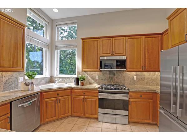 9728 NW KAYLEE ST, Portland, OR 97229
