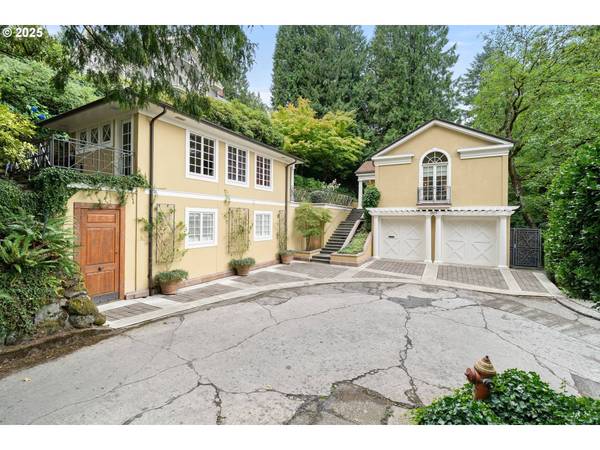 2525 SW HILLCREST DR, Portland, OR 97201