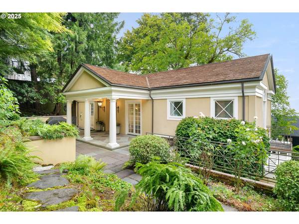 2525 SW HILLCREST DR, Portland, OR 97201