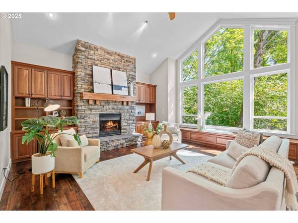 8780 NW IRVING ST, Portland, OR 97229