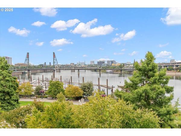 1900 S RIVER DR #N402, Portland, OR 97201