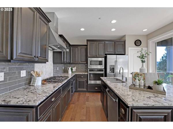 10626 NW GLENMORE WAY, Portland, OR 97229