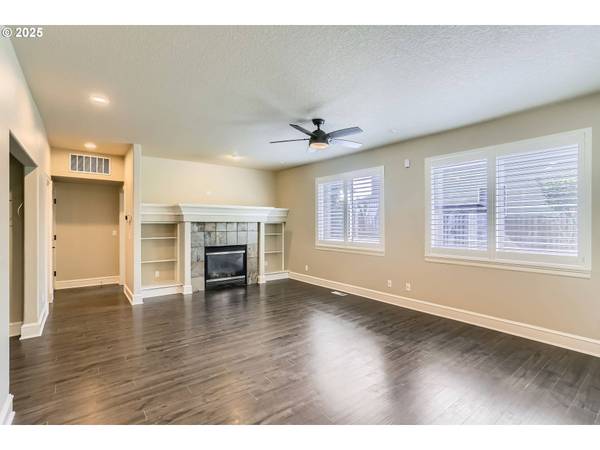 7988 SW LEISER LN, Portland, OR 97224