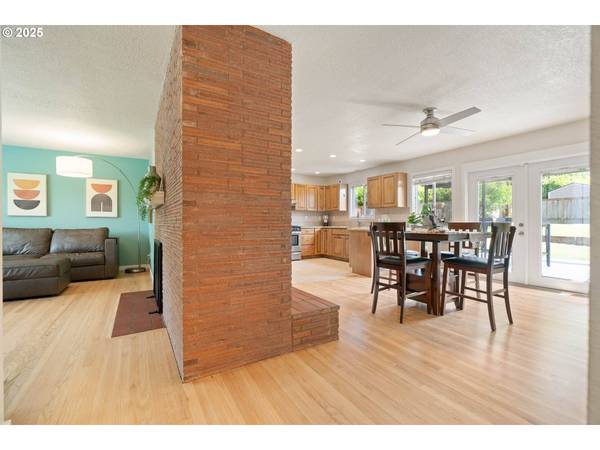 12020 SW PARK WAY, Portland, OR 97225