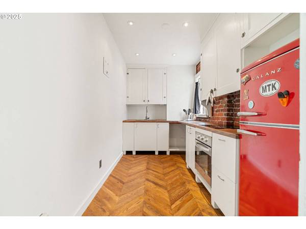 1811 NW COUCH ST #506, Portland, OR 97209