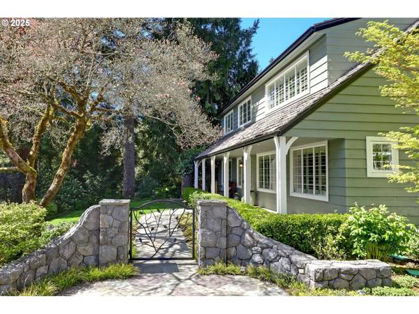2735 GLEN EAGLES RD, Lake Oswego, OR 97034