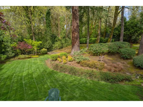 2735 GLEN EAGLES RD, Lake Oswego, OR 97034