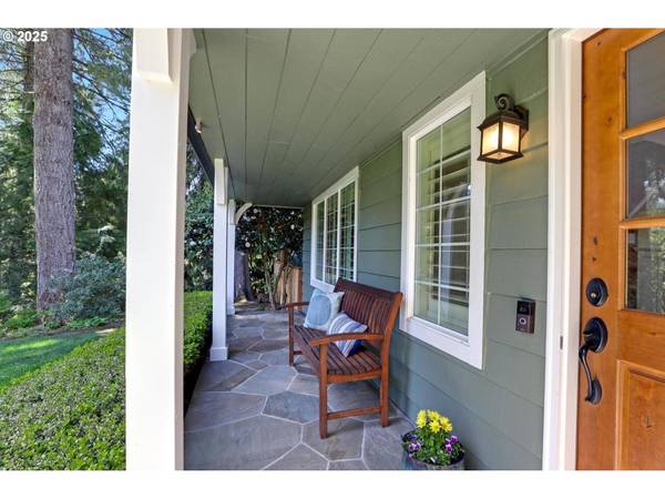 2735 GLEN EAGLES RD, Lake Oswego, OR 97034