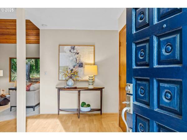 1269 ROCKINGHORSE LN, Lake Oswego, OR 97034