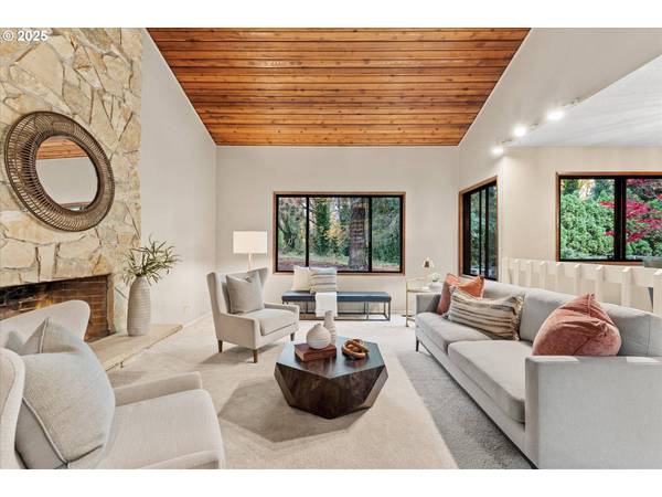 1269 ROCKINGHORSE LN, Lake Oswego, OR 97034