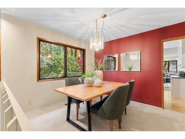 1269 ROCKINGHORSE LN, Lake Oswego, OR 97034