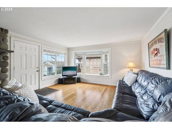 1850 NE 68TH ST, Lincoln City, OR 97367