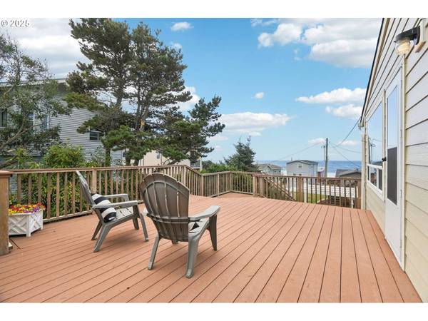 1850 NE 68TH ST, Lincoln City, OR 97367