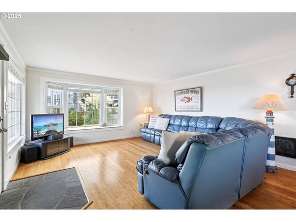 1850 NE 68TH ST, Lincoln City, OR 97367