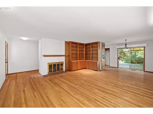 910 YORK RD, Lake Oswego, OR 97034