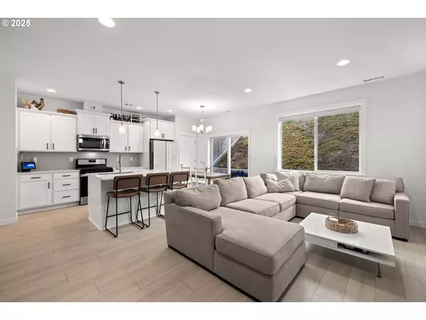 317 E BARBARAS WAY, Newberg, OR 97132