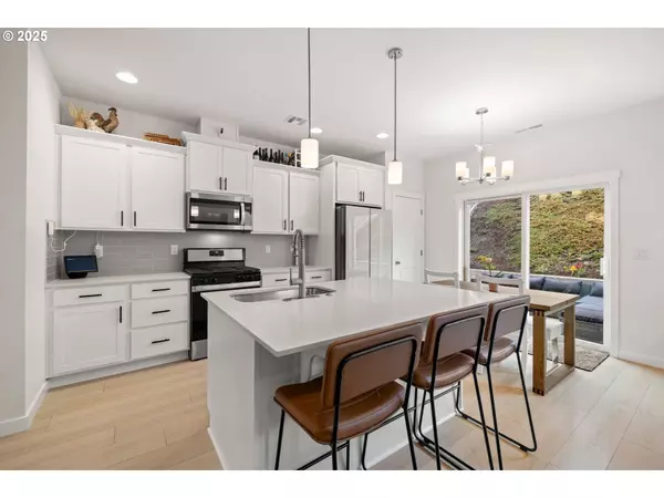 317 E BARBARAS WAY, Newberg, OR 97132