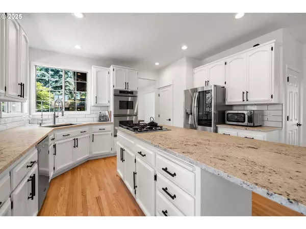 6135 CHEYENNE TER, West Linn, OR 97068