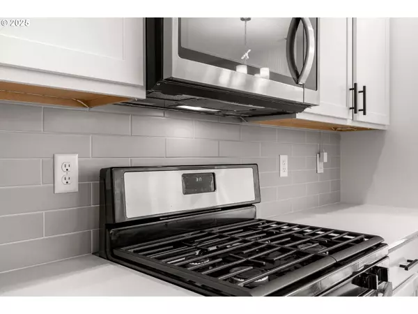 317 E BARBARAS WAY, Newberg, OR 97132