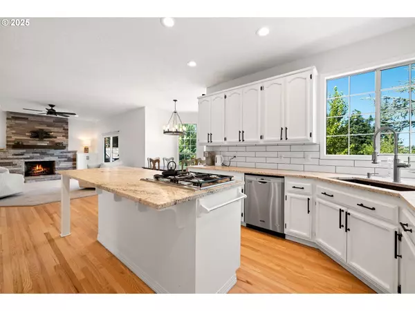 6135 CHEYENNE TER, West Linn, OR 97068