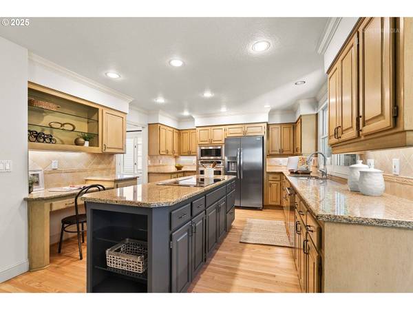 5104 HASTINGS CT, Lake Oswego, OR 97035