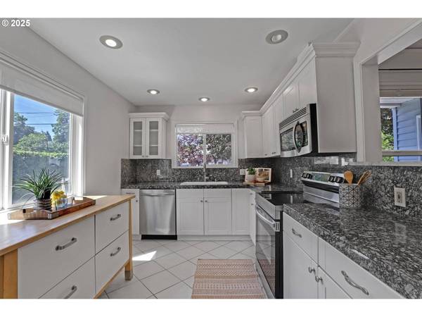 4580 NE 35TH PL, Portland, OR 97211