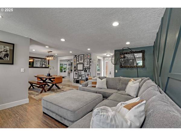 15249 NE BEECH CT, Portland, OR 97230