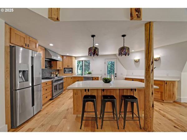 18390 S UPPER HIGHLAND RD, Beavercreek, OR 97004