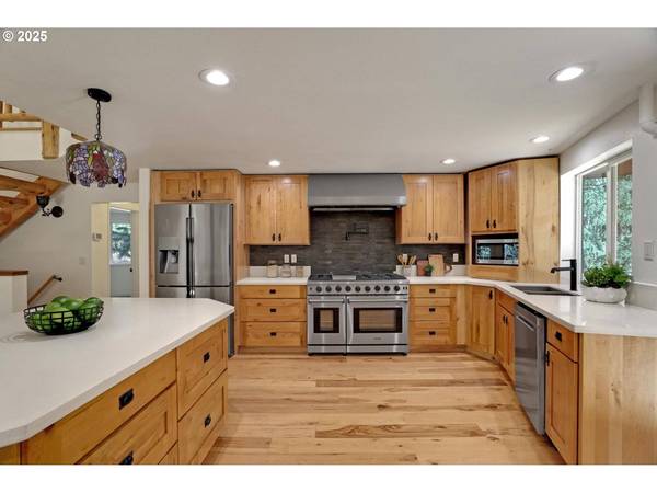18390 S UPPER HIGHLAND RD, Beavercreek, OR 97004