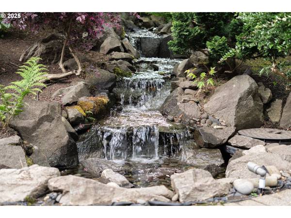 3690 SW 73RD AVE, Portland, OR 97225