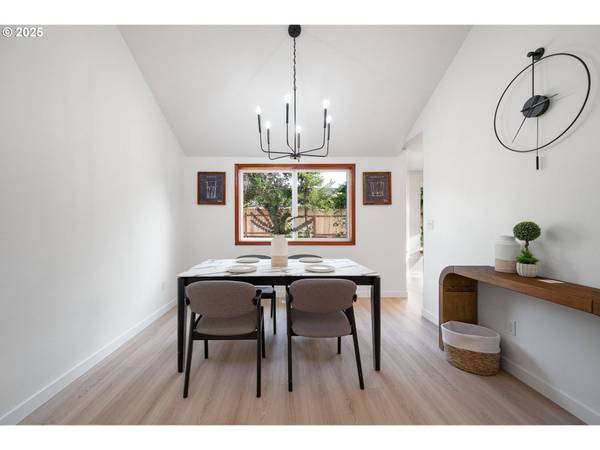 15754 SW BULRUSH LN, Portland, OR 97223