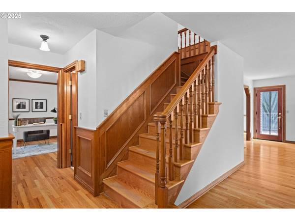 10670 NW LA CASSEL CREST LN, Portland, OR 97229