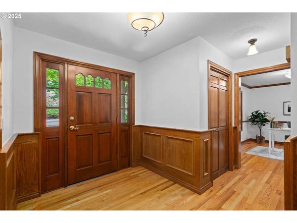 10670 NW LA CASSEL CREST LN, Portland, OR 97229