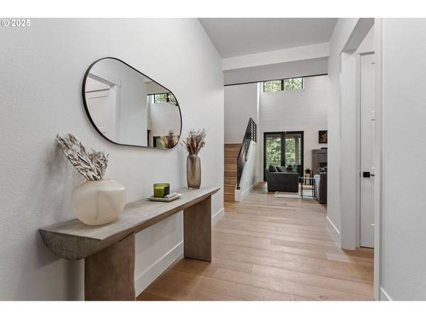 2065 SW 75TH AVE, Portland, OR 97225