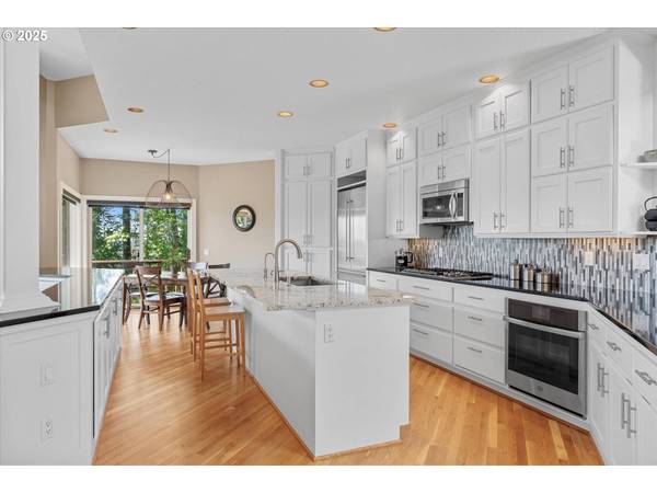 655 SW 83RD AVE, Portland, OR 97225