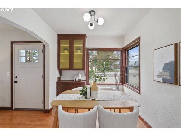 3211 SW PRIMROSE ST, Portland, OR 97219