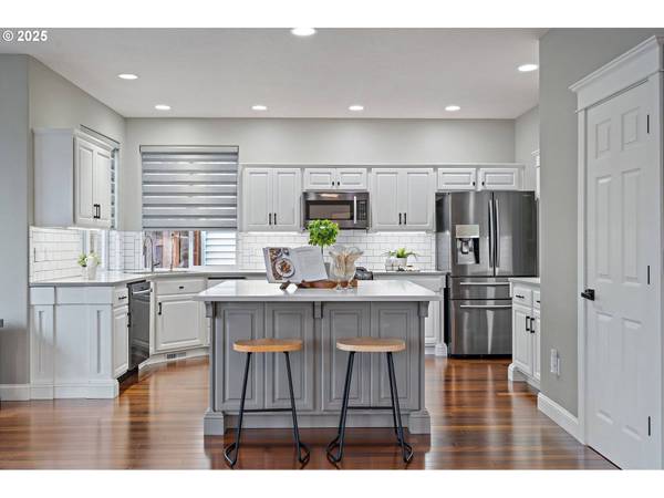 15541 SW 144TH TER, Portland, OR 97224