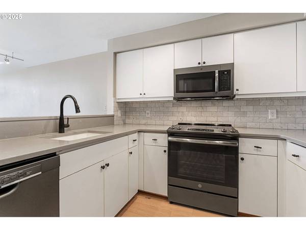 1718 NE 11TH AVE #409, Portland, OR 97212