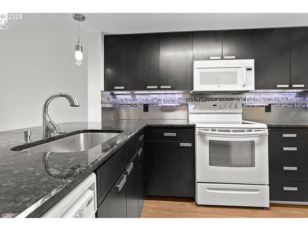 6685 W BURNSIDE RD #310, Portland, OR 97210