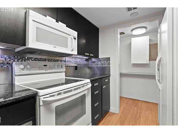 6685 W BURNSIDE RD #310, Portland, OR 97210