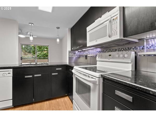 6685 W BURNSIDE RD #310, Portland, OR 97210