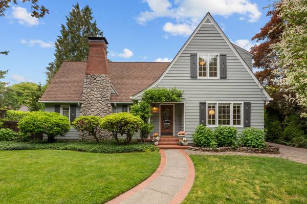 7215 SE 34th Ave, Portland, OR 97202-8305